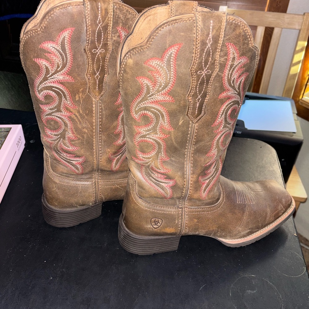Western Cowboy Boots with Red Embroidery